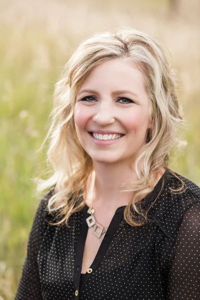 Sophie T., Distributor, UK